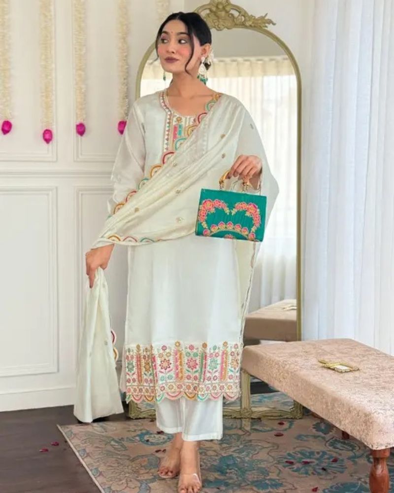 ONIX FAB Women's Rayon Slub Kurti With Pant And Dupatta Sets